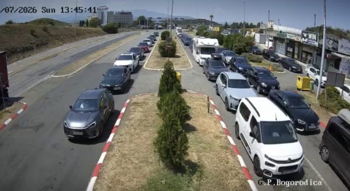 ЕЕС тројно го зголемува времето на чекање на пасошката контрола