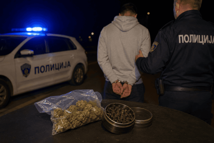 19-годишник од Челопек лишен од слобода: Полицијата пронашла марихуана и дробилка