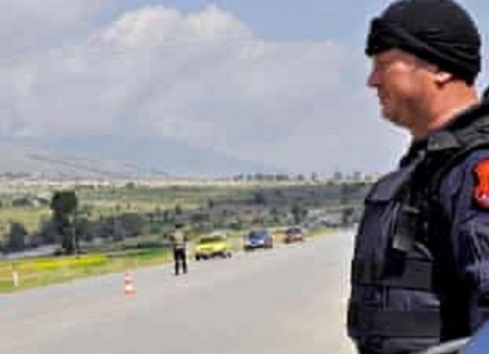 На албанските патишта строги контроли и високи казни за несовесни возачи
