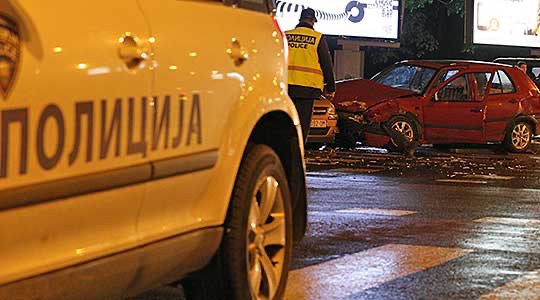 Сообраќајно недоразбирање во Тетово заврши со приведување: Дваесетгодишник со остар предмет нападнал друг возач